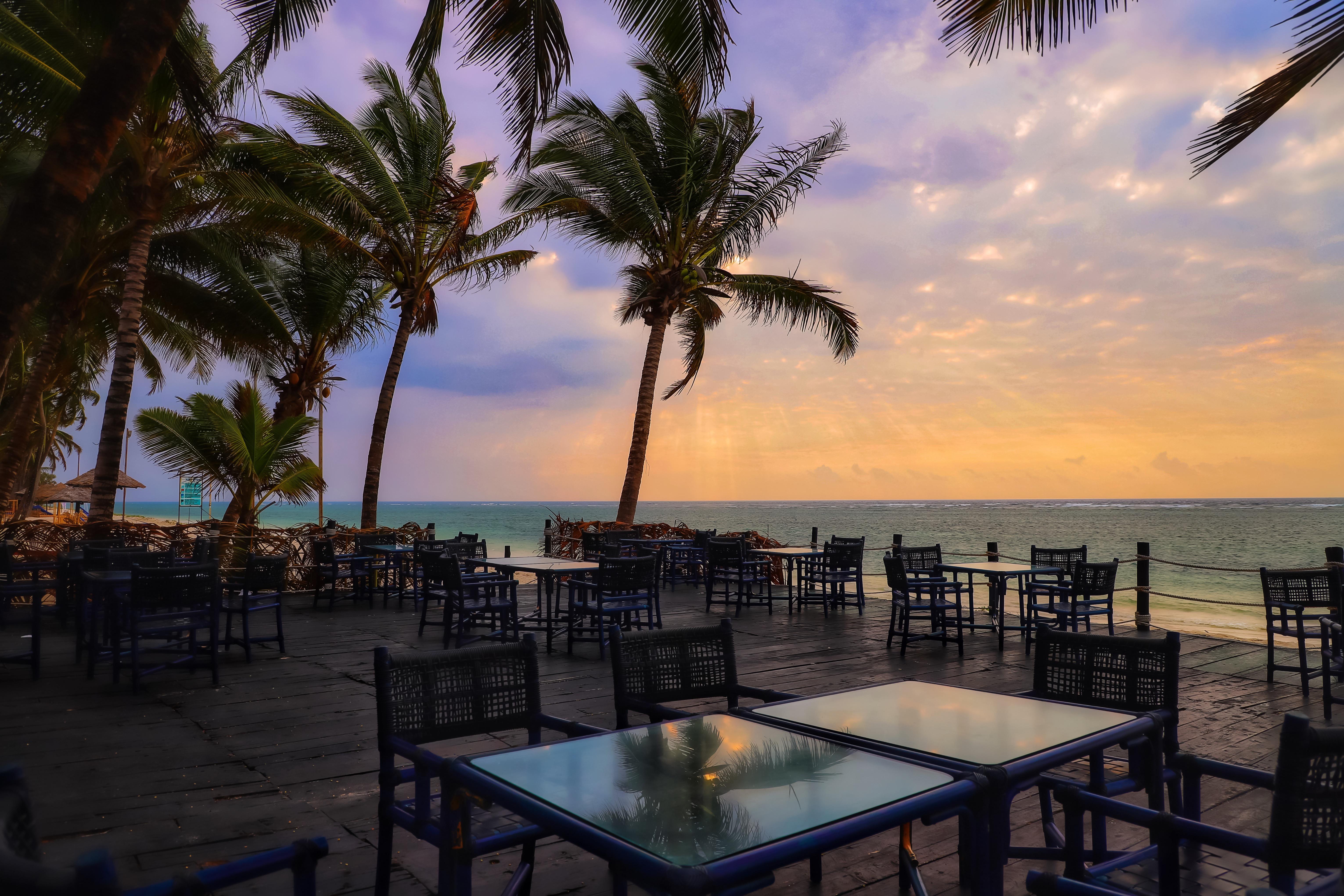 Diani Reef Beach Resort & Spa - Your Beachfront Bliss Awaits Diani Beach Esterno foto Sunset at the beach