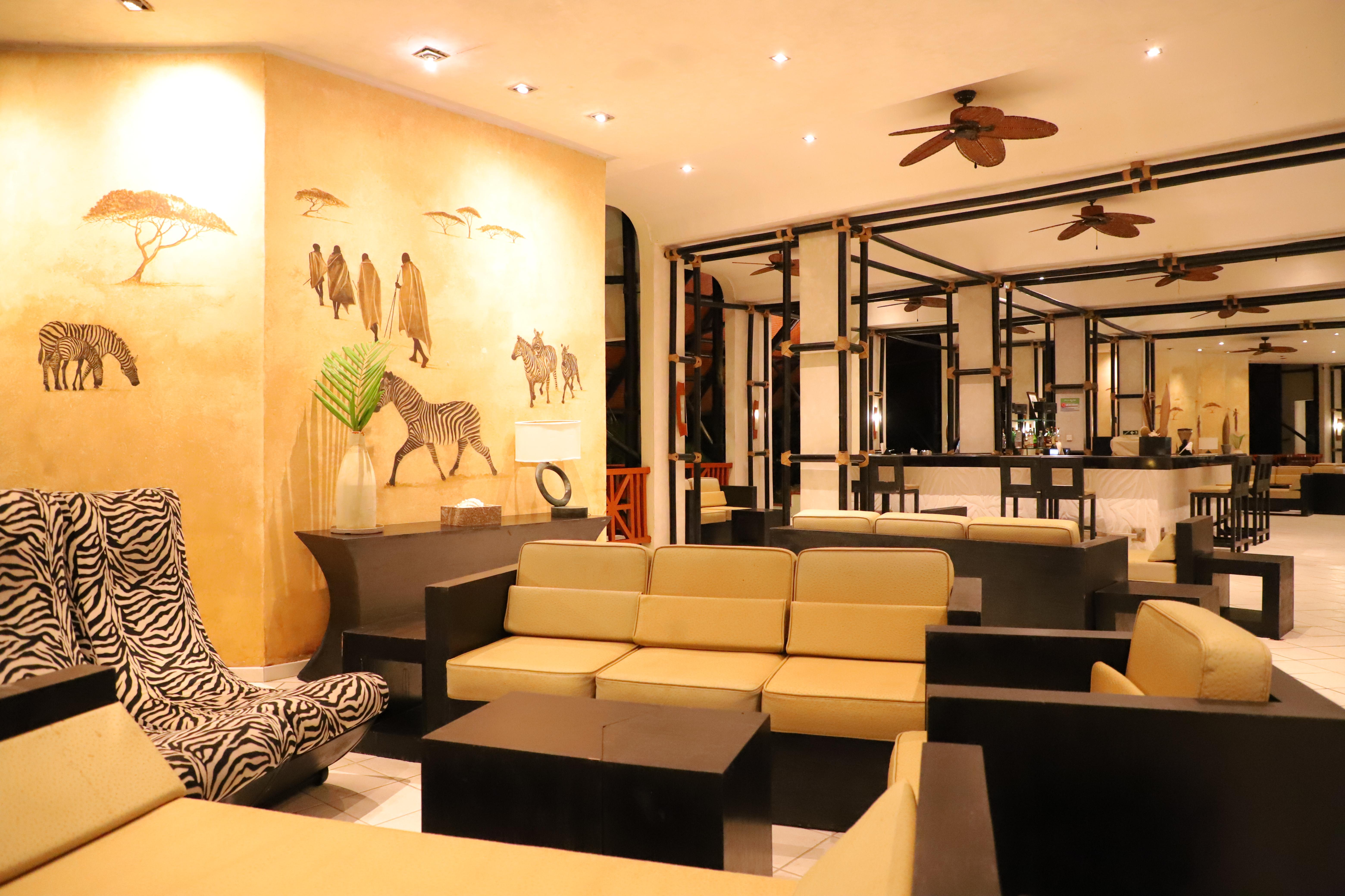 Diani Reef Beach Resort & Spa - Your Beachfront Bliss Awaits Diani Beach Esterno foto The lobby of the hotel